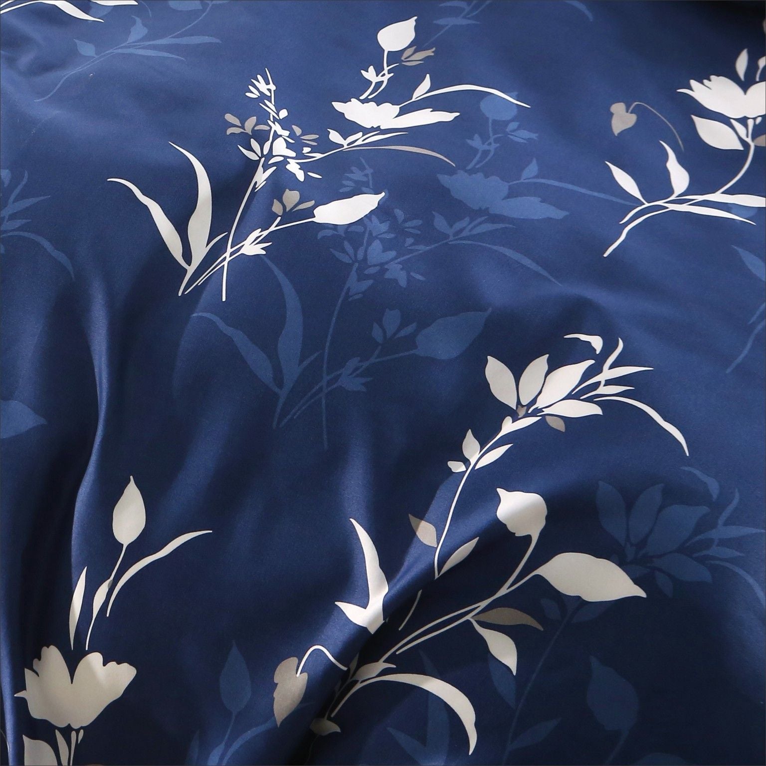 Microfibre Quilt Cover Set – Navy Floral, Queen, 3 Piece