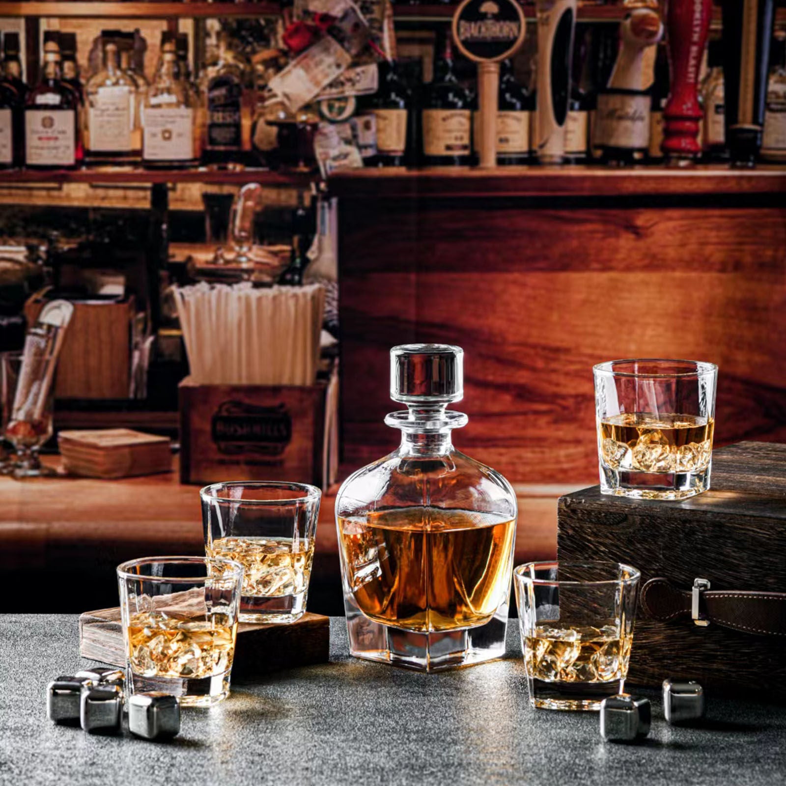 Novare Oval Whiskey Decanter & 4 Glass Set