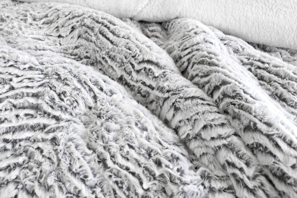 Ardor Boudoir Faux Fur Sherpa Comforter Set – Queen/King, 3-Piece