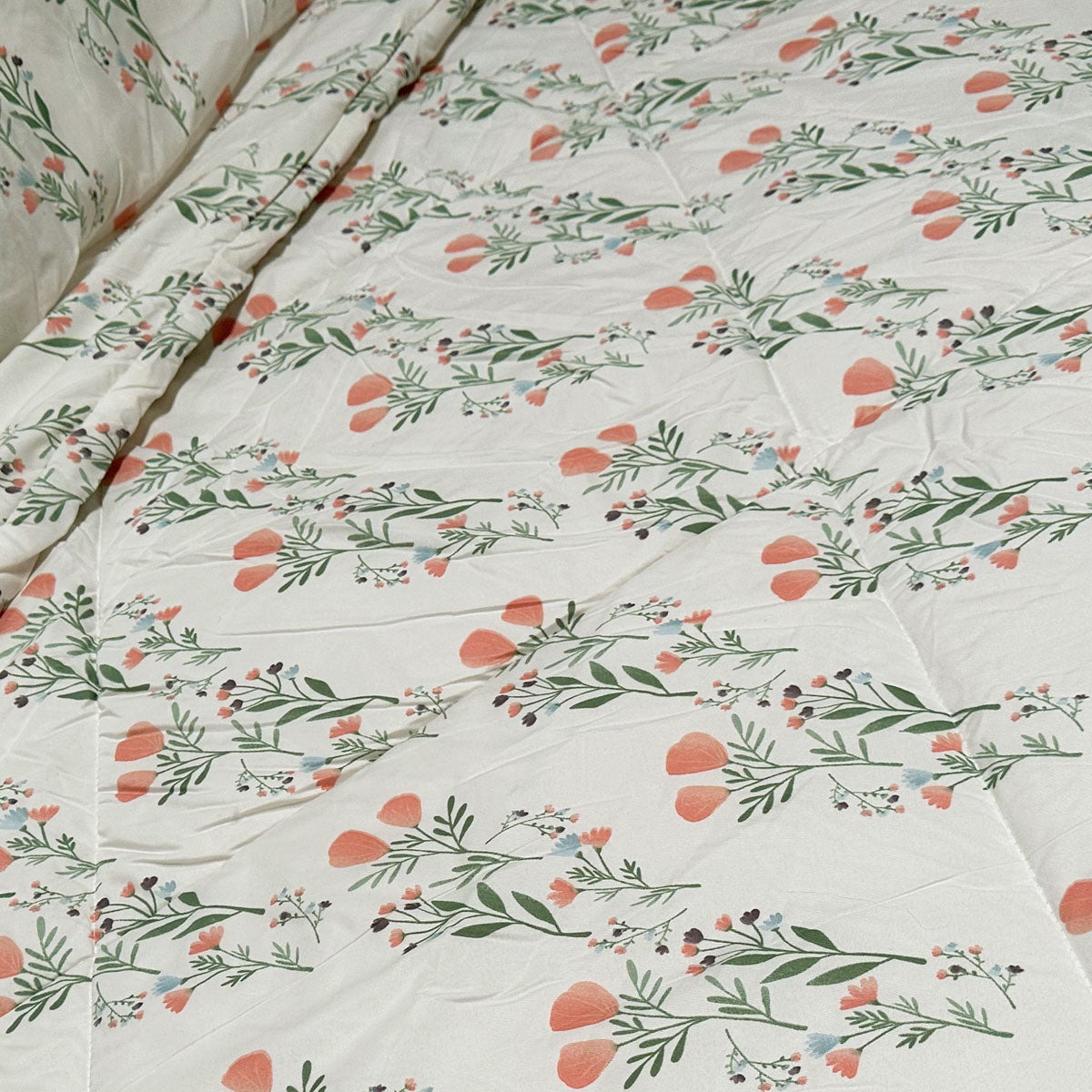Hotel Living Corbett Lightweight Comforter Set – Floral Coral