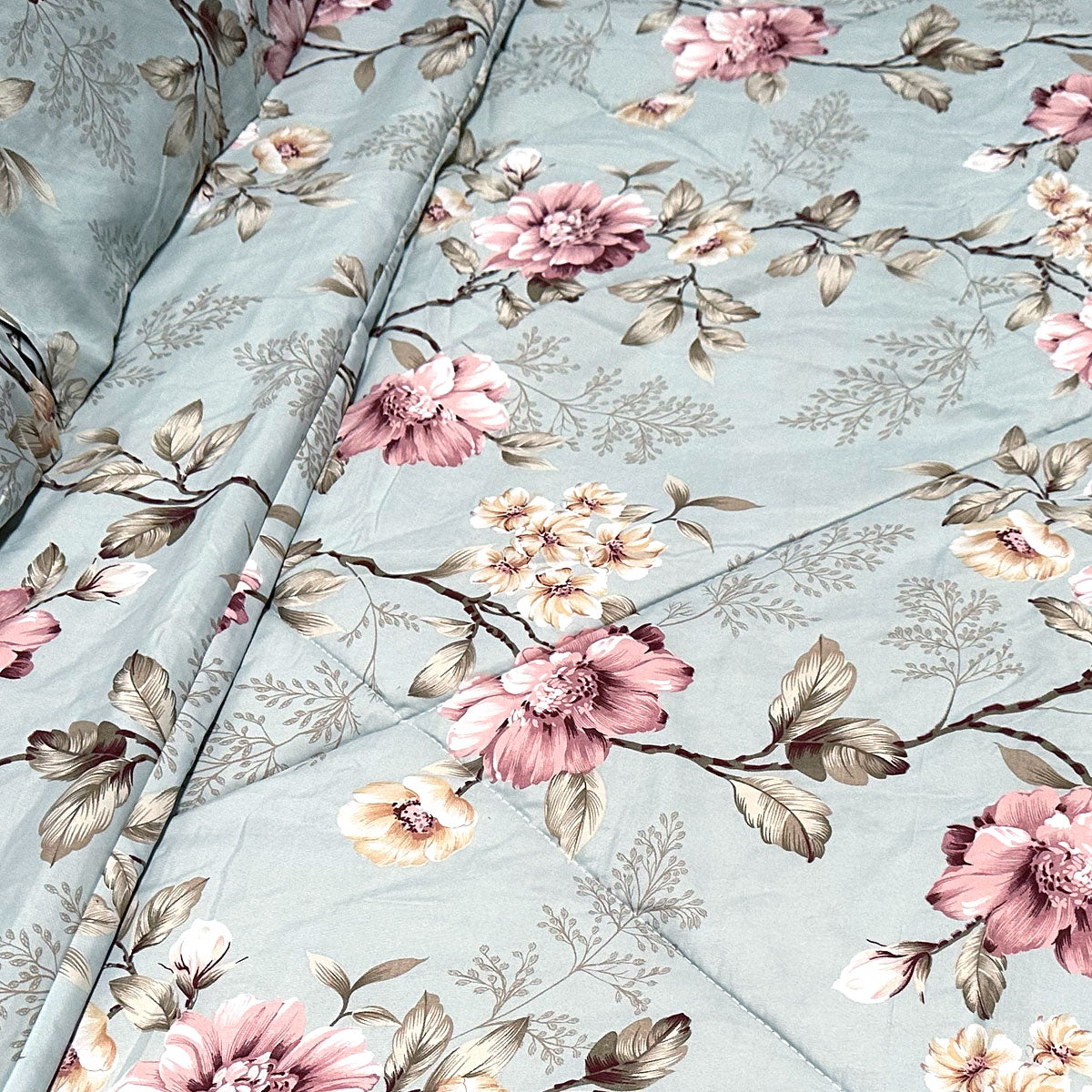 Hotel Living Corbett Lightweight Comforter Set – Floral Vintage
