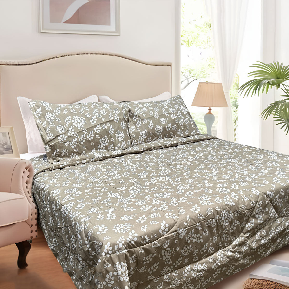 Hotel Living Corbett Lightweight Comforter Set – Floral Outlines