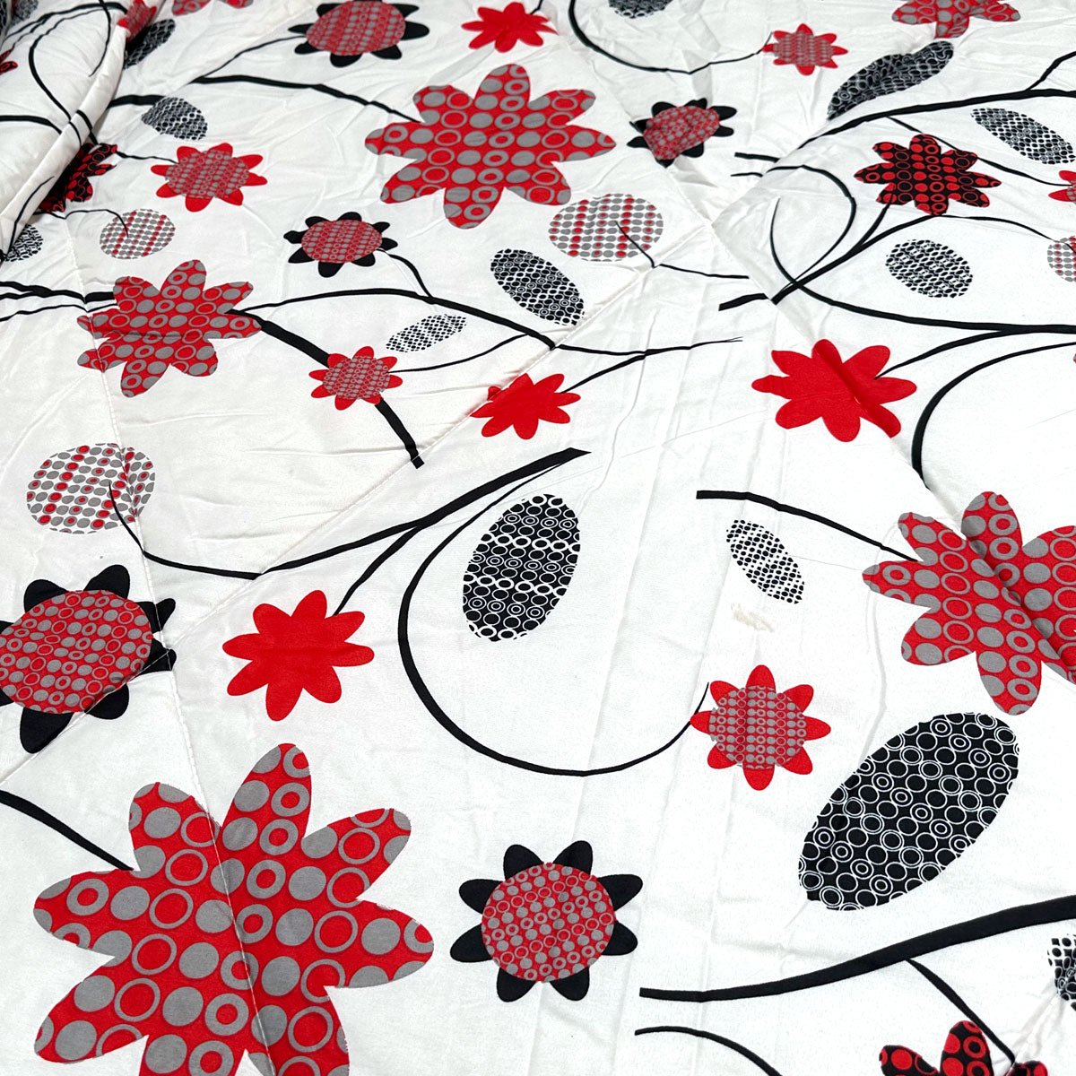Hotel Living Corbett Lightweight Comforter Set – Floral Circles