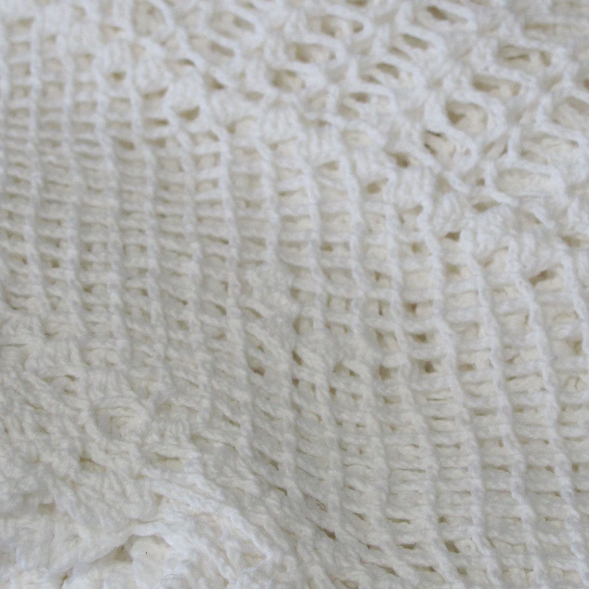White Crochet Cotton Tablecloth – 137 × 137cm