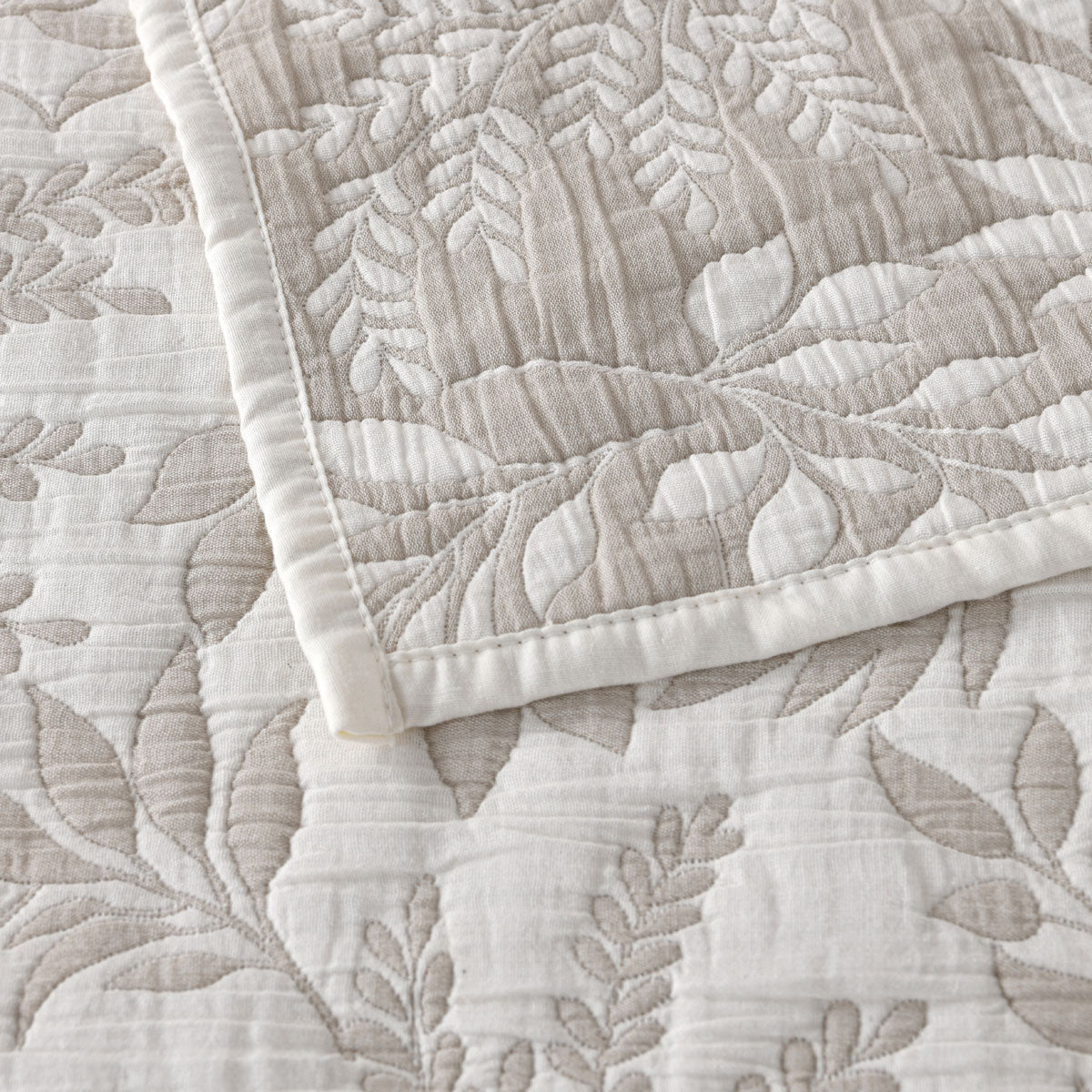 Bianca Amelia Foliage Bedspread Set – Stone, King