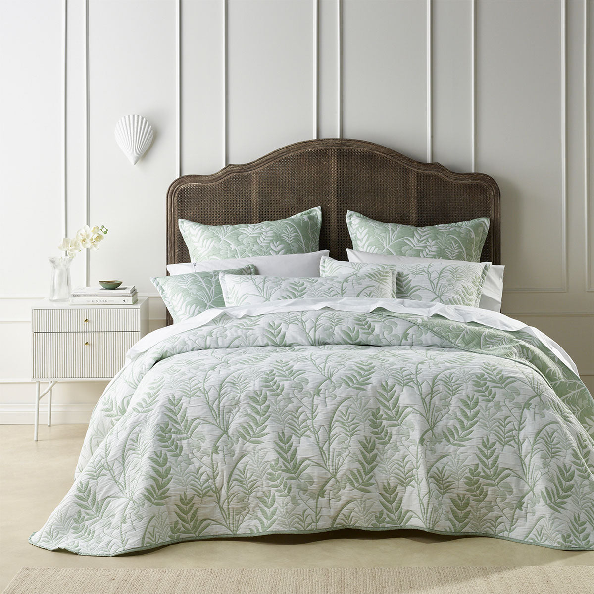 Bianca Eden Jacquard Bedspread Set – Sage, Queen