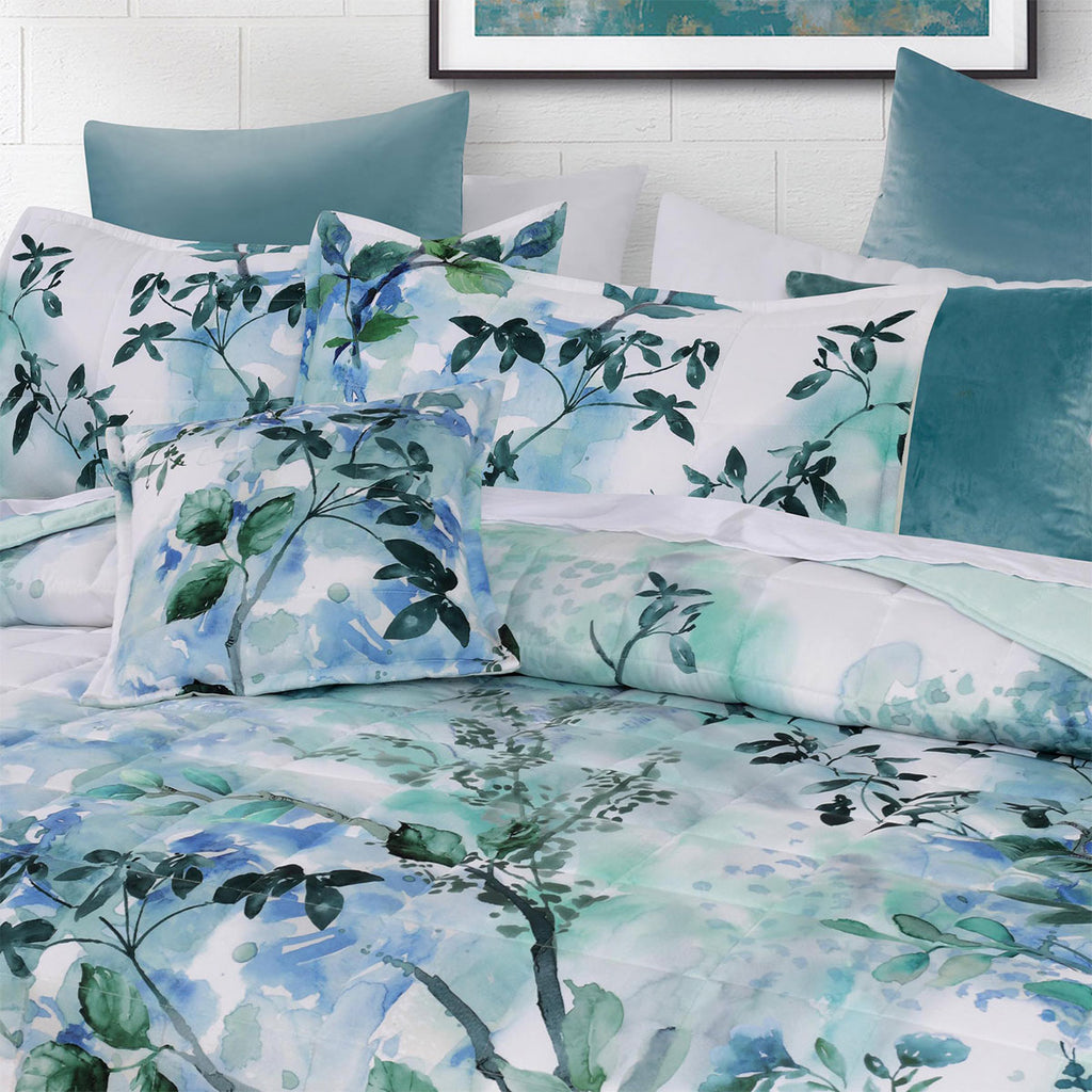 Bianca Woodbury Botanical Bedspread Set – White, Queen