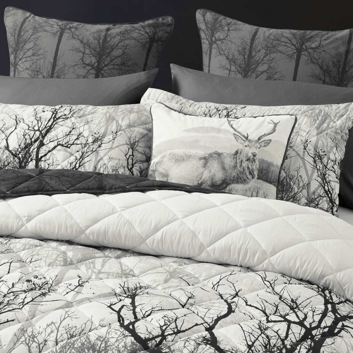 Bianca Boscage Forest Quilted Coverlet Set – Black, Super King