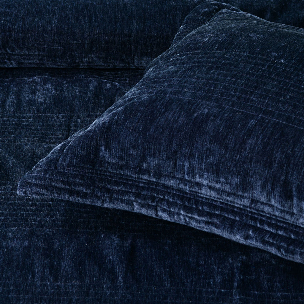 Bianca Cyrano Velvet Quilted Coverlet Set – Indigo, Queen/King