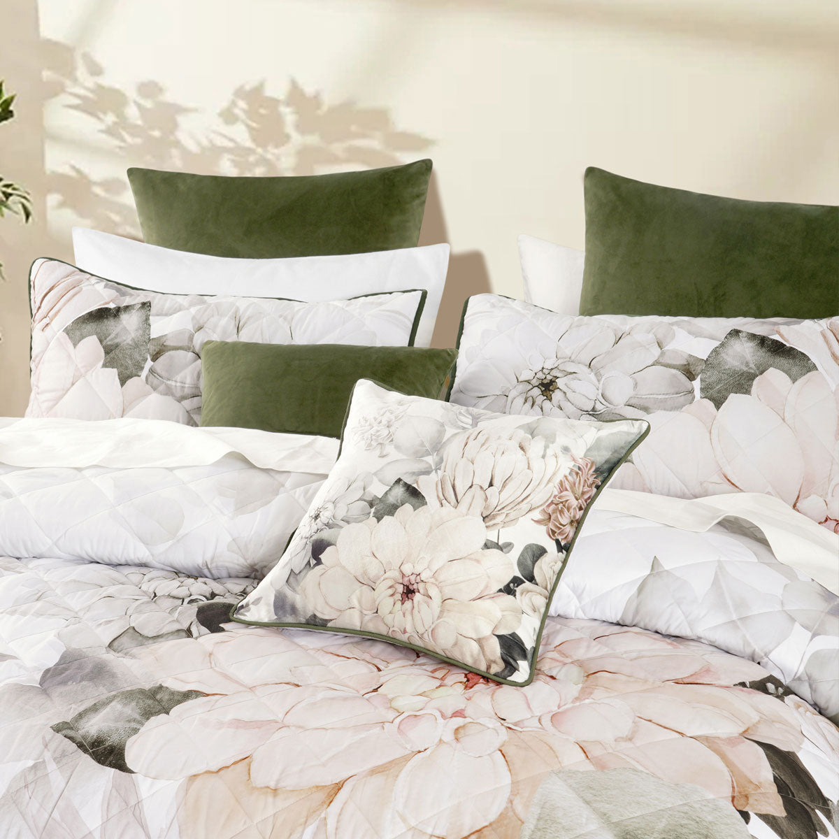 Bianca Giselle Floral Velvet Coverlet Set – White, Single/Double
