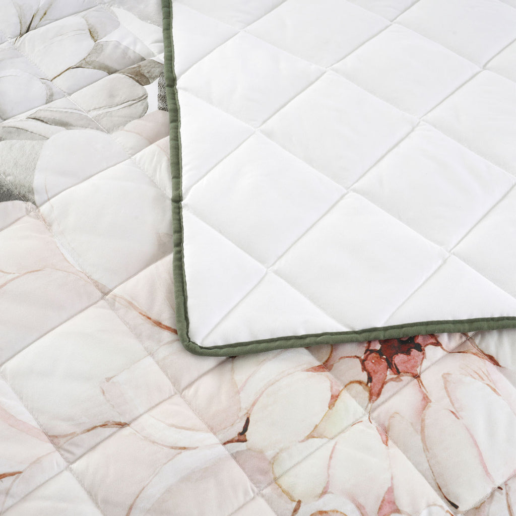 Bianca Giselle Floral Velvet Coverlet Set – White, Single/Double