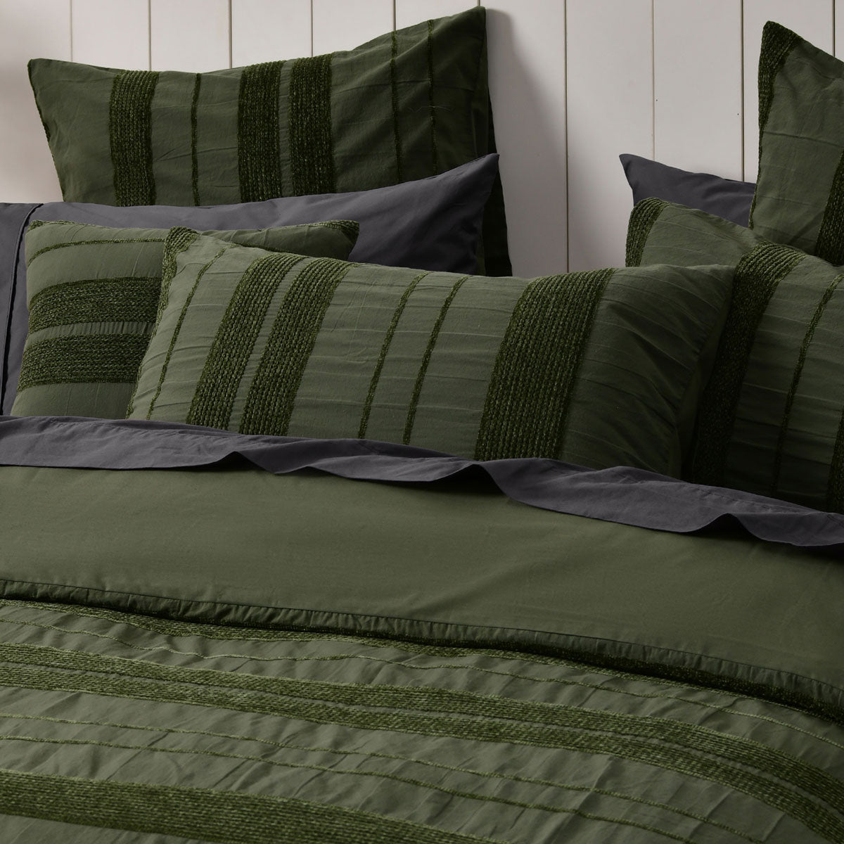 Bianca Avery Super King Quilt Cover Set – Forest green