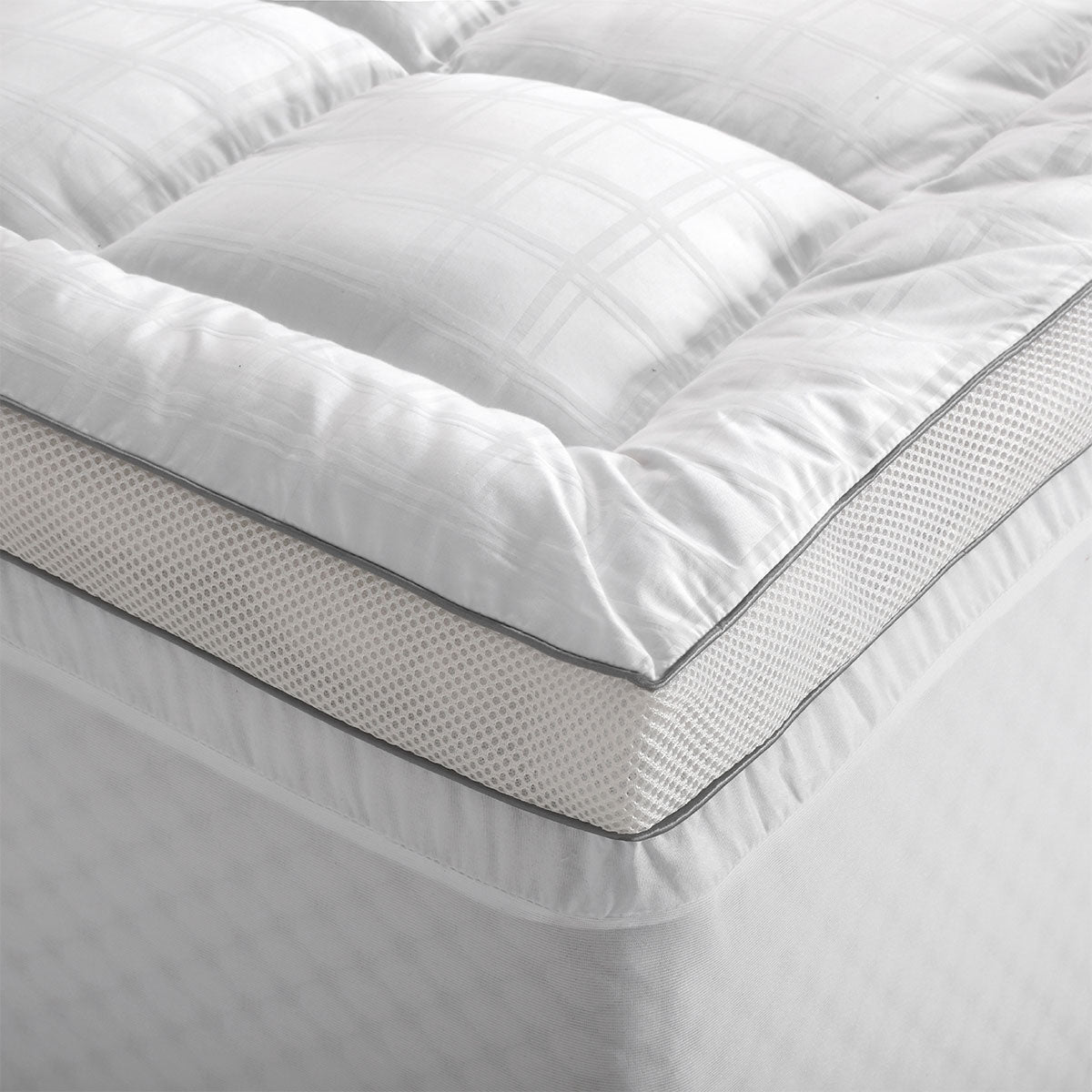 Accessorize Deluxe Hotel 375TC Cotton-Top Mattress Topper – Queen