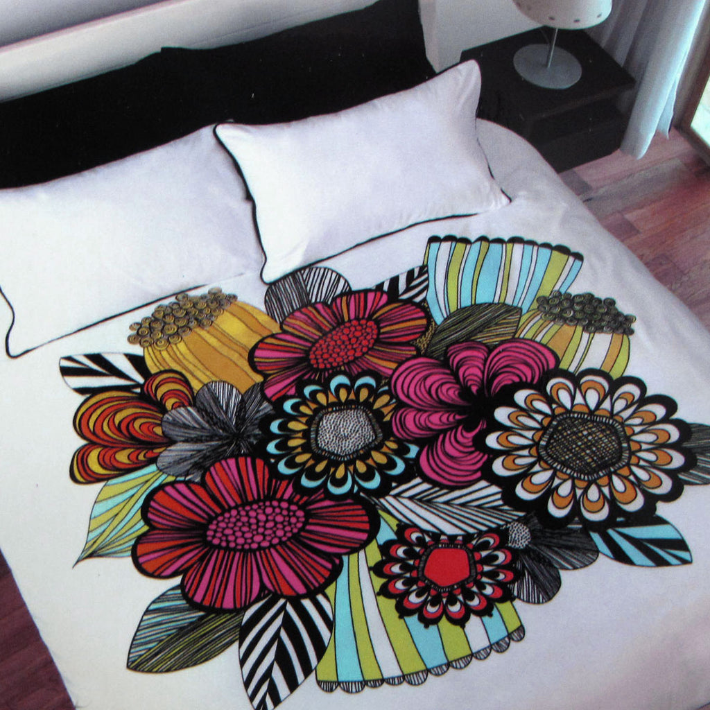 Accessorize Bold Floral Polyester-Cotton Quilt Cover Set – Single