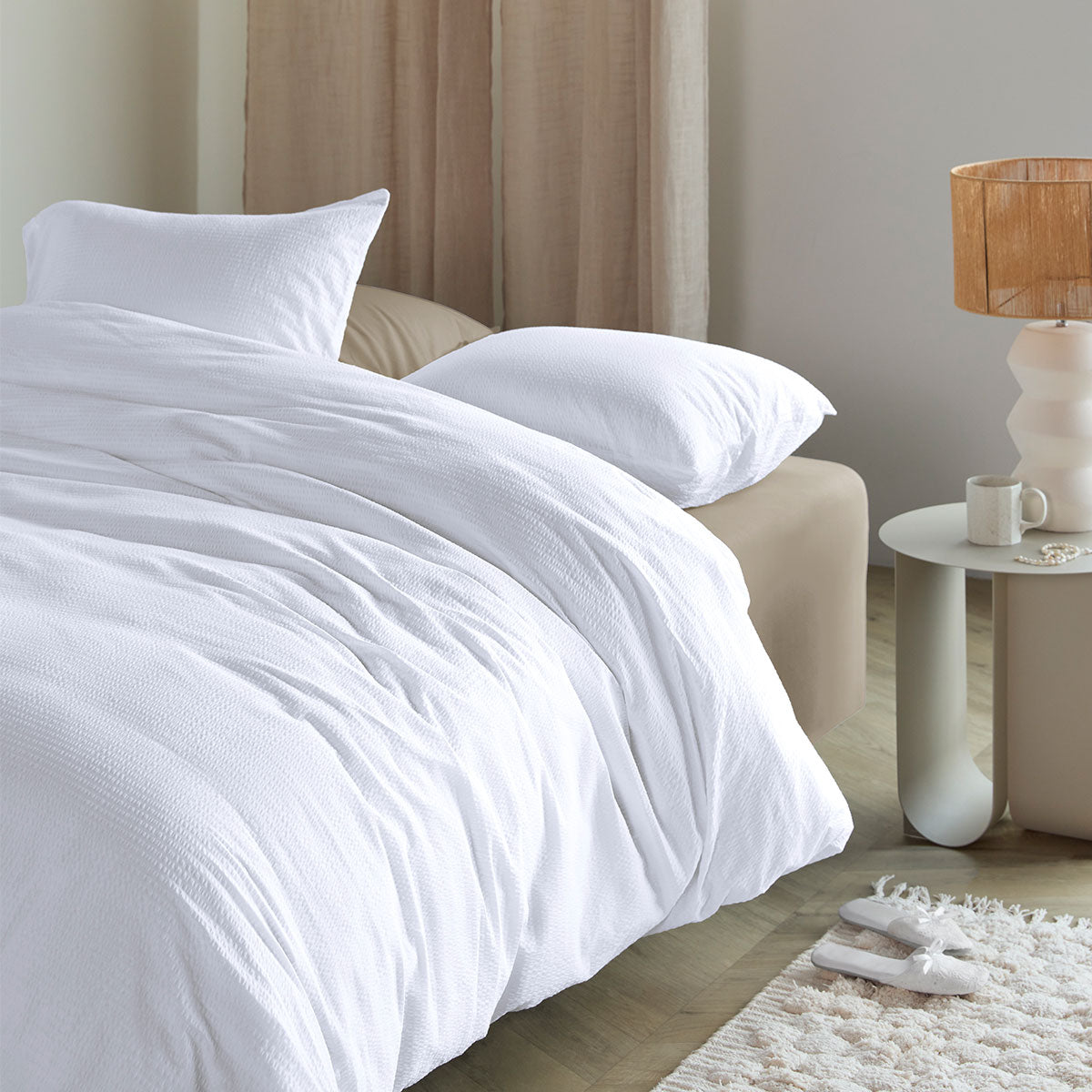 Bedding House Summer Seersucker Queen Quilt Cover Set – White