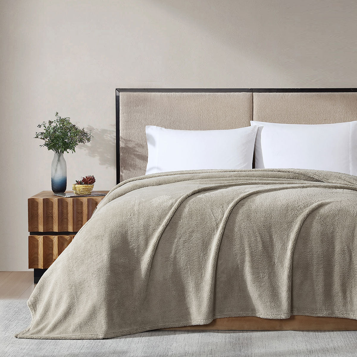 Ardor Teddy Polyester Fleece Blanket – Natural, 240 × 245 cm