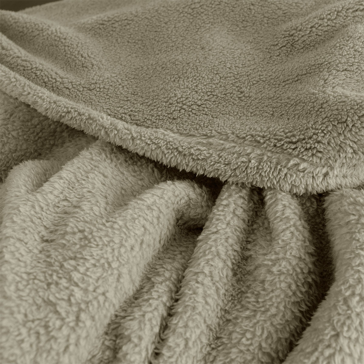 Ardor Teddy Polyester Fleece Blanket – Natural, 240 × 245 cm