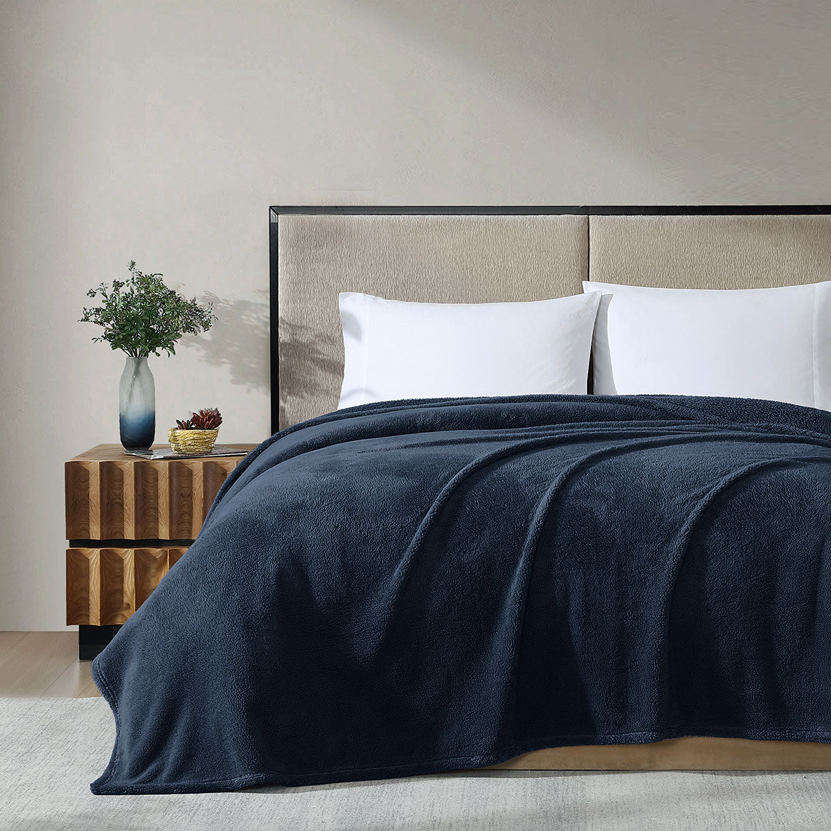 Ardor Teddy Polyester Fleece Blanket – Navy, 240 × 245 cm