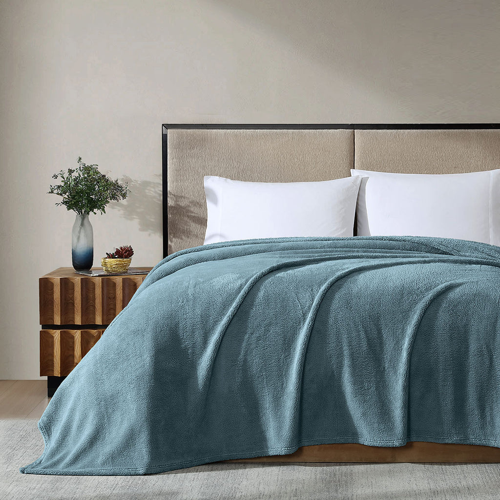 Ardor Teddy Polyester Fleece Blanket – Sea Mist, 240 × 245 cm