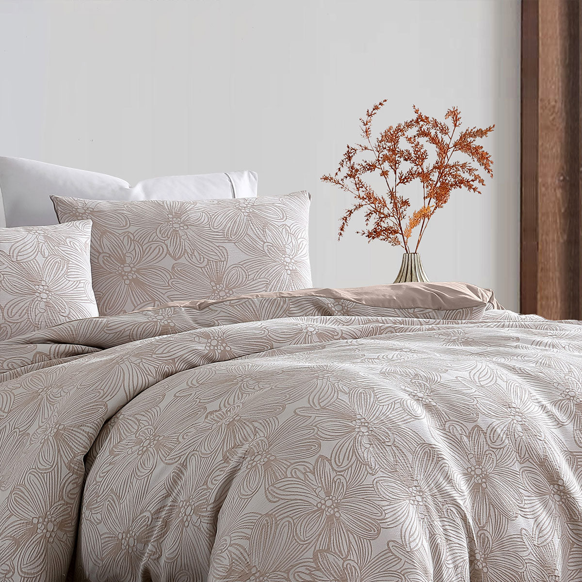 Ardor Avena Floral Jacquard Quilt Cover Set – Almond and White, Queen