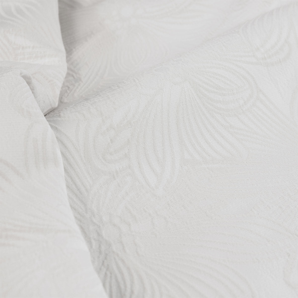 Ardor Avena Floral Jacquard Quilt Cover Set – White, King