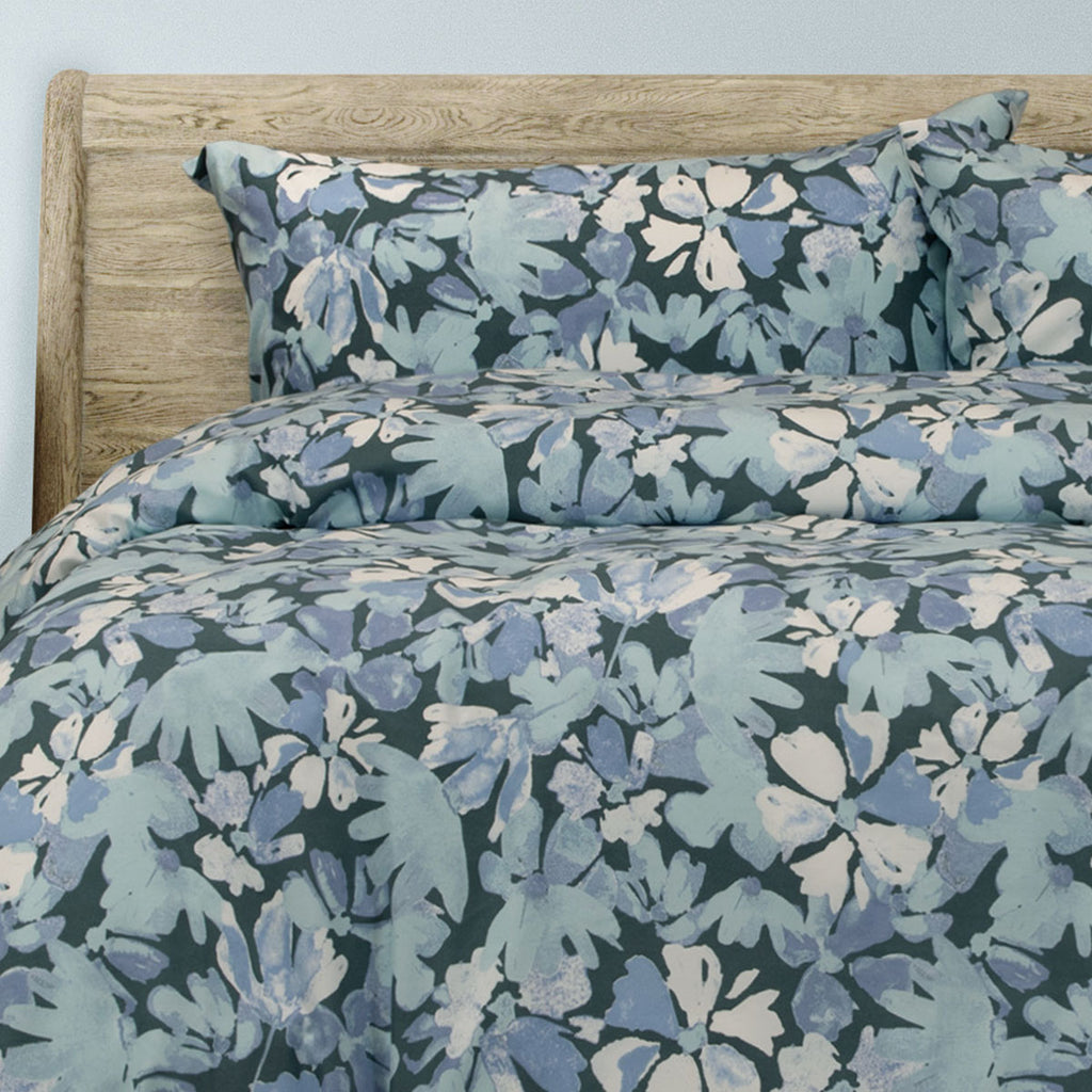 Ardor Eadie Layered Floral-Printed Quilt Cover Set – Teal, White and Blue, King