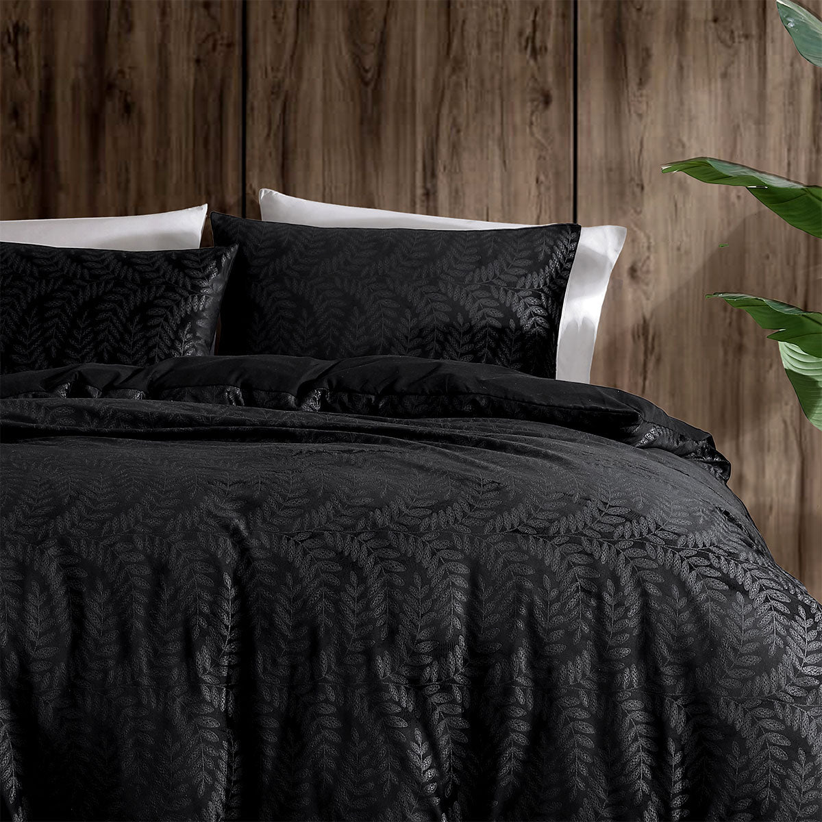 Ardor Rui Embossed Velvet-Style Vine Quilt Cover Set – Black and Charcoal, Queen
