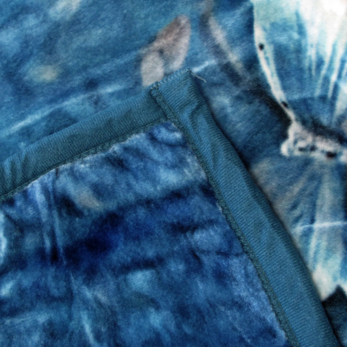 800GSM Reversible Mink-Style Blanket – Pretty Peacock, Queen