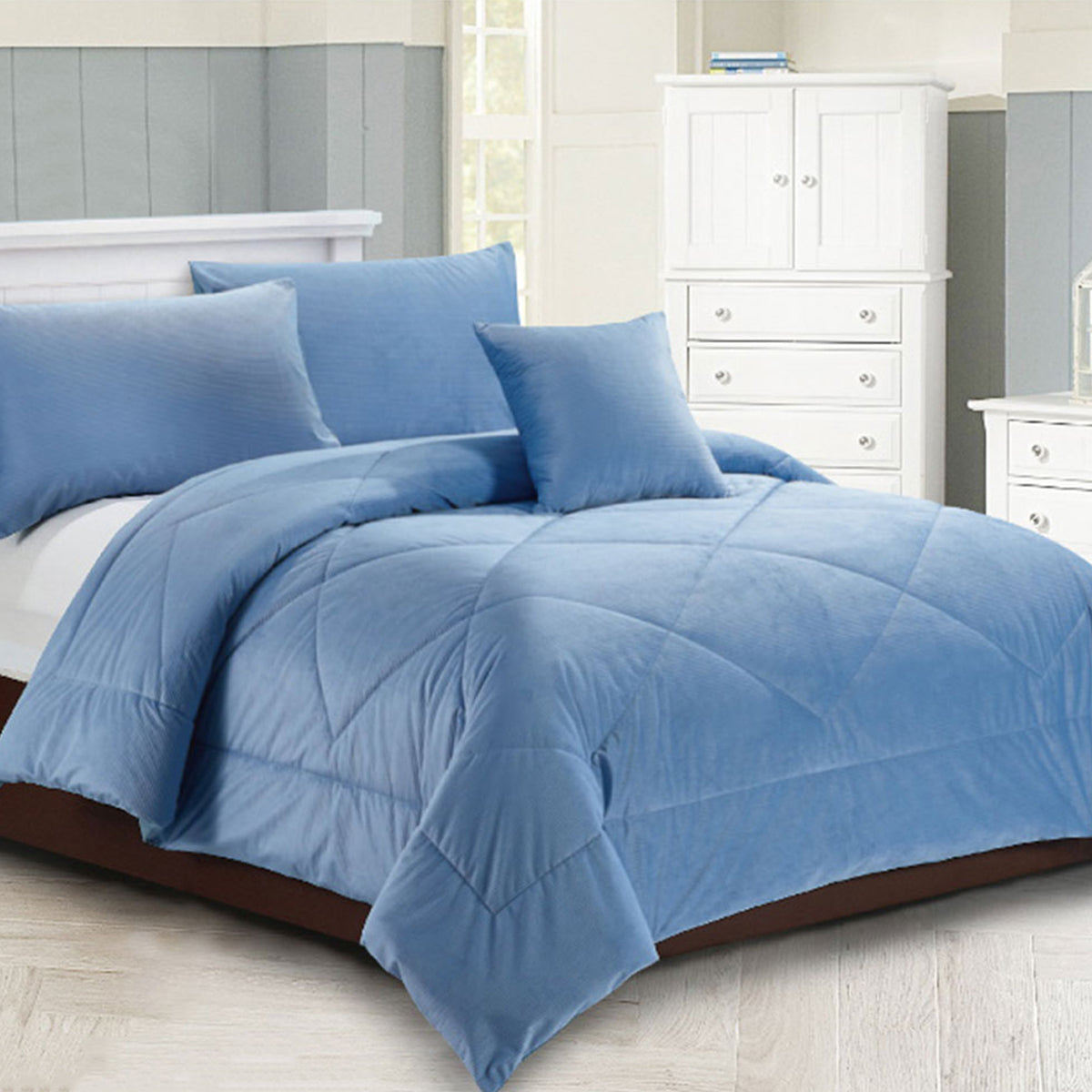 Georges Fine Linens Carrington Comforter Set – Chambray blue, King