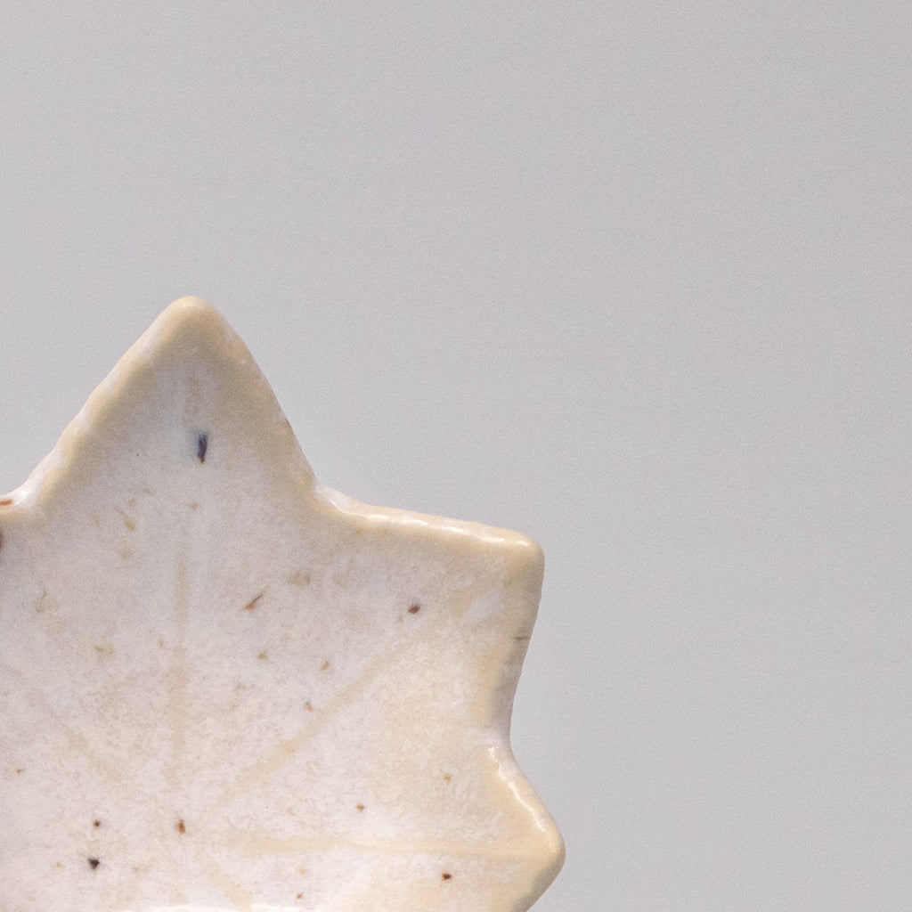 Ivory Fleck Maple Leaf Sauce Dish – 6cm