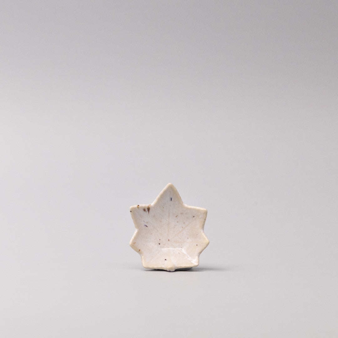 Ivory Fleck Maple Leaf Sauce Dish – 6cm