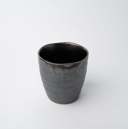 325ml Ceramic Sushi Mug with Metallic Black Drip Glaze