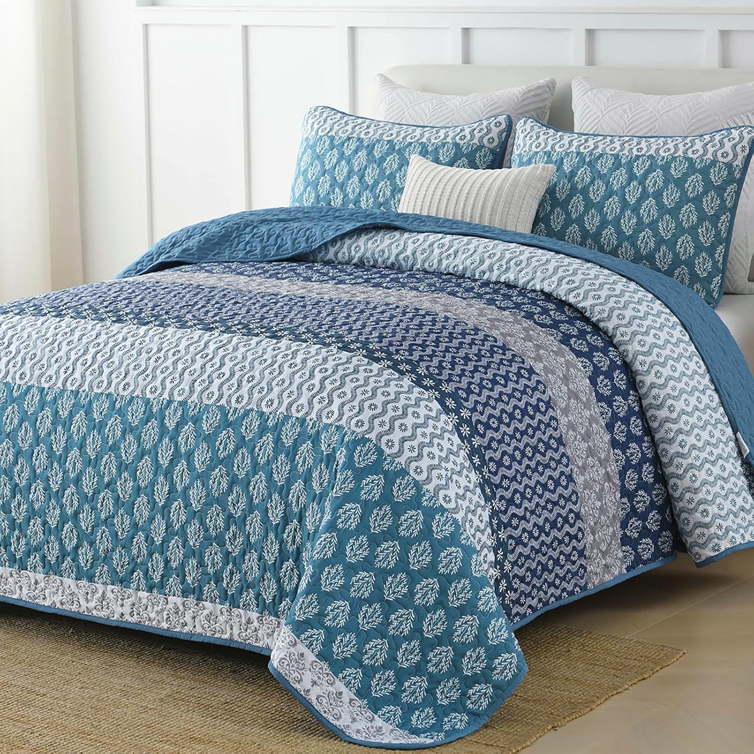 Classic Hydrangea Quilted Coverlet Set – Queen, 3-Piece