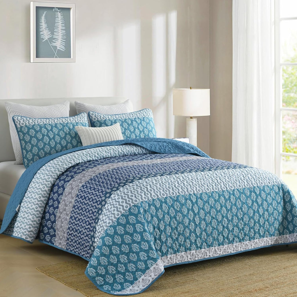 Classic Hydrangea Quilted Coverlet Set – Queen, 3-Piece