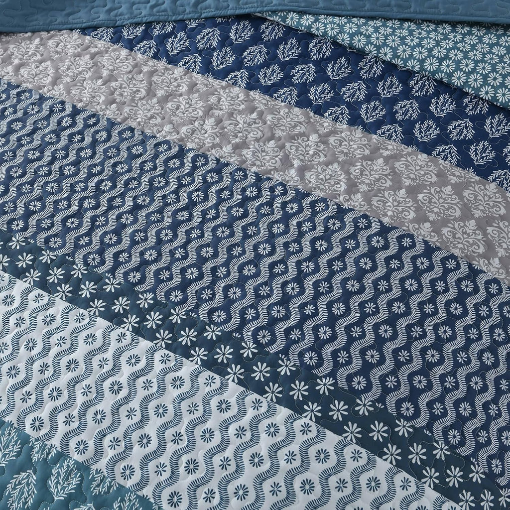 Classic Hydrangea Quilted Coverlet Set – Queen, 3-Piece