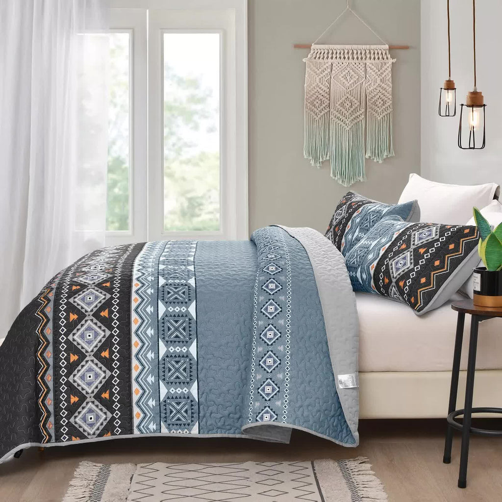 Ambient Bloom Reversible Polyester Coverlet Set – Queen, 3 Piece
