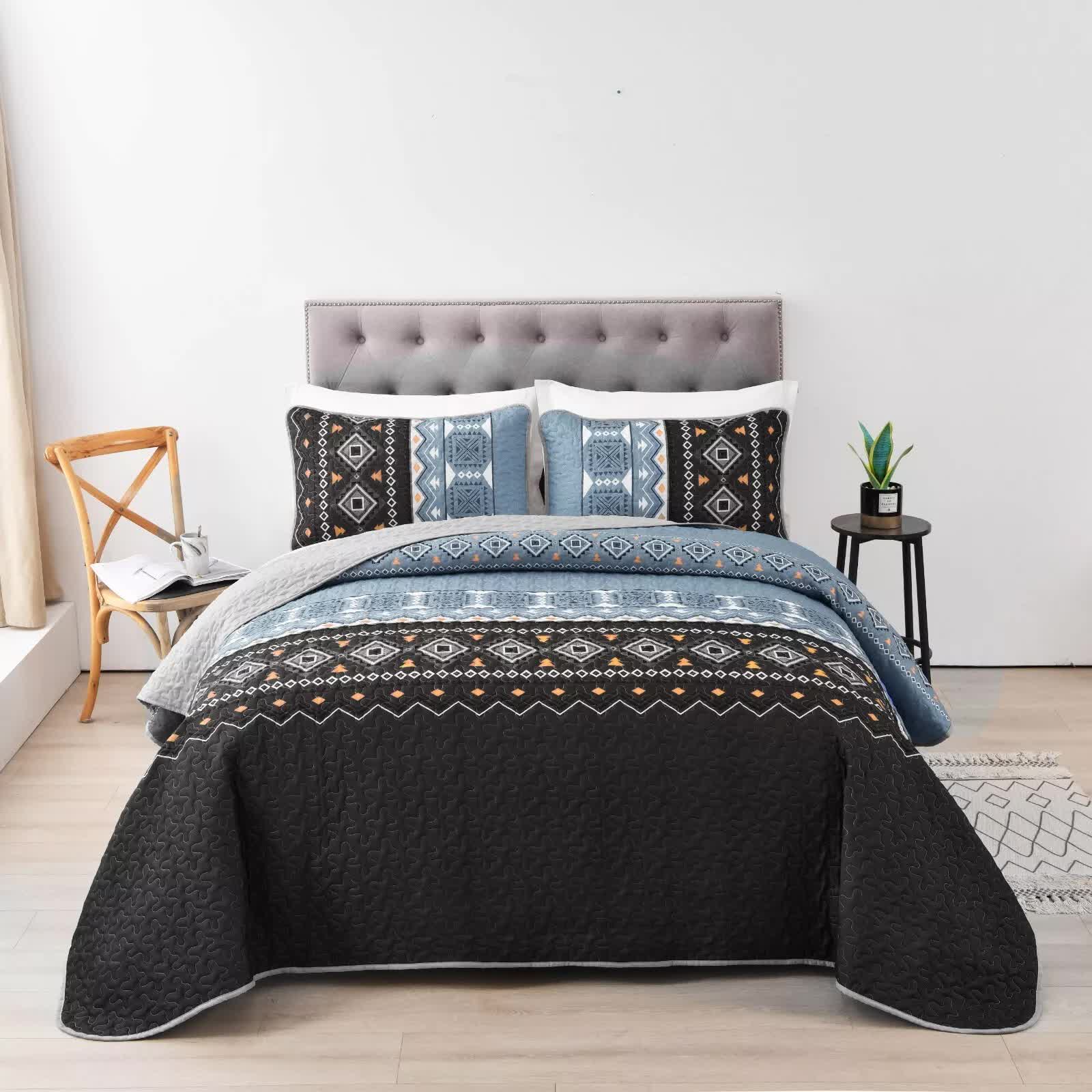 Ambient Bloom Reversible Polyester Coverlet Set – Queen, 3 Piece