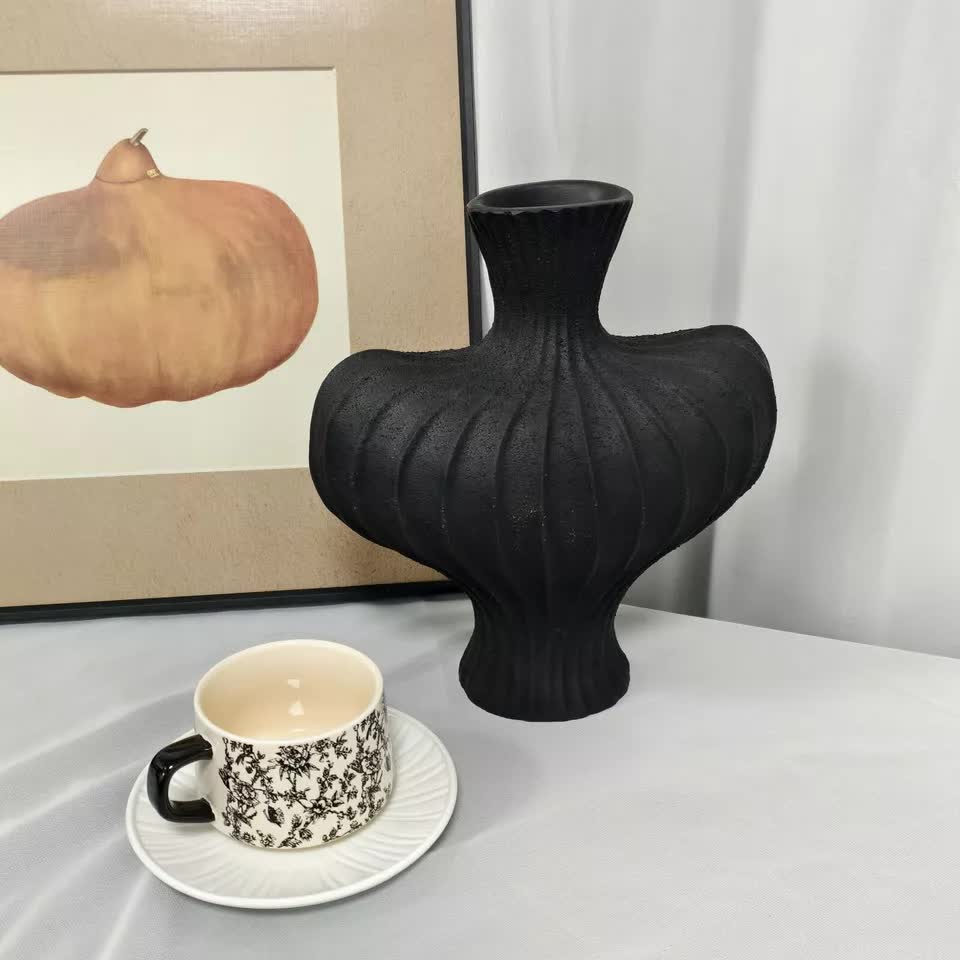 P&P Black Nordic Resin Flower Vase with Textured Design, Boho Wabi-Sabi Artistic Decor